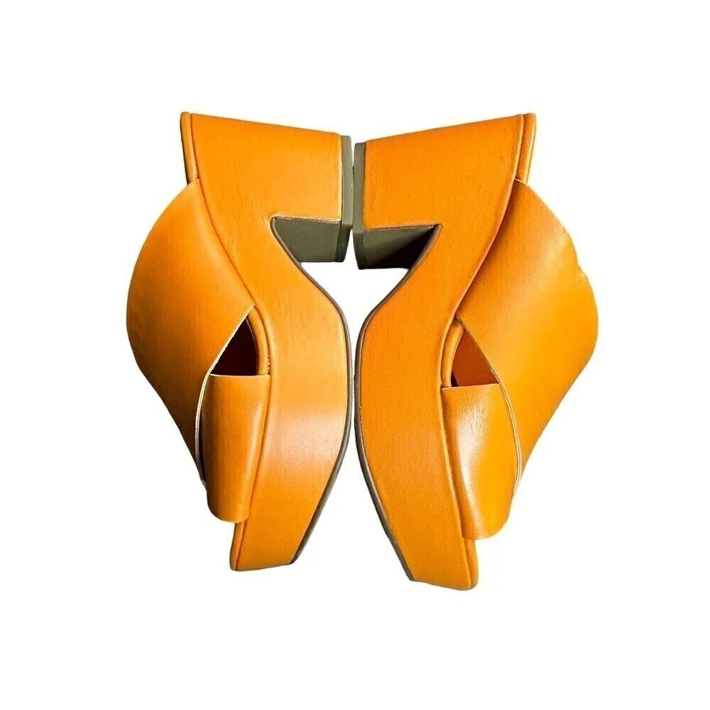 INTENTIONALLY BLANK WOMEN'S DAME MULE - ORANGE LEATHER Size 38